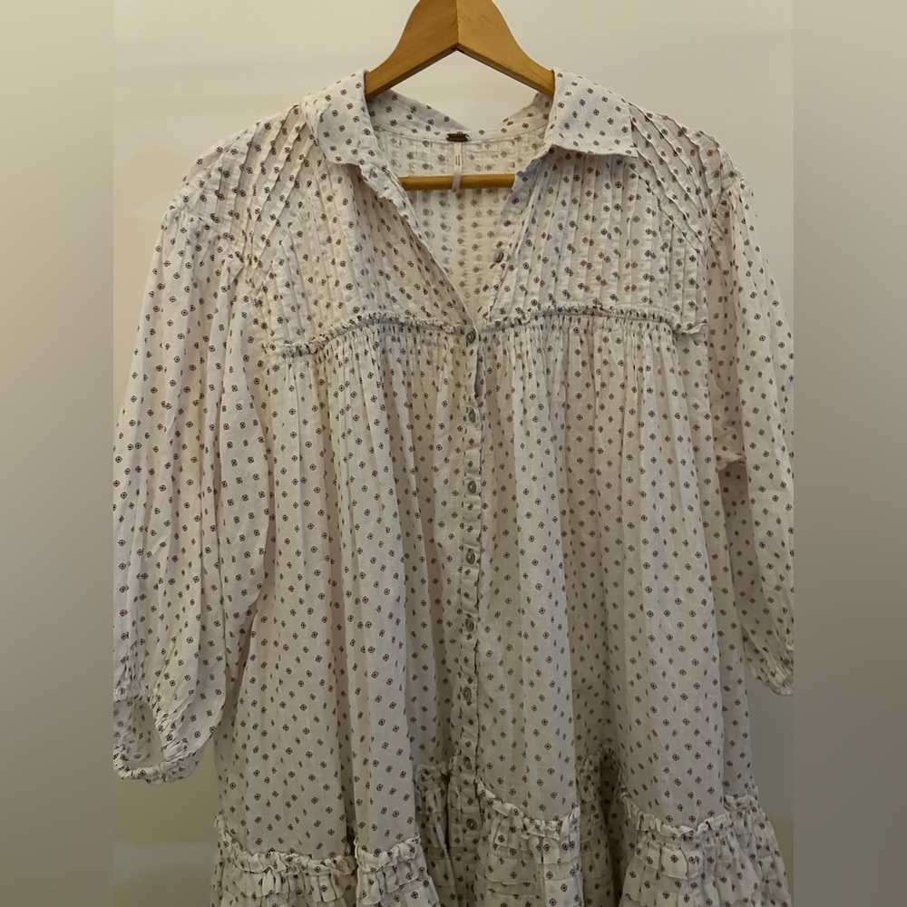 Free People Oversized Prairie Swing Dress White w/Purple Floral Pattern Small - Picture 4 of 6